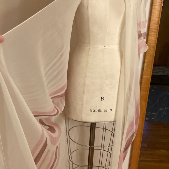 Sheer White and Pink Kaftan - Picture 10 of 15